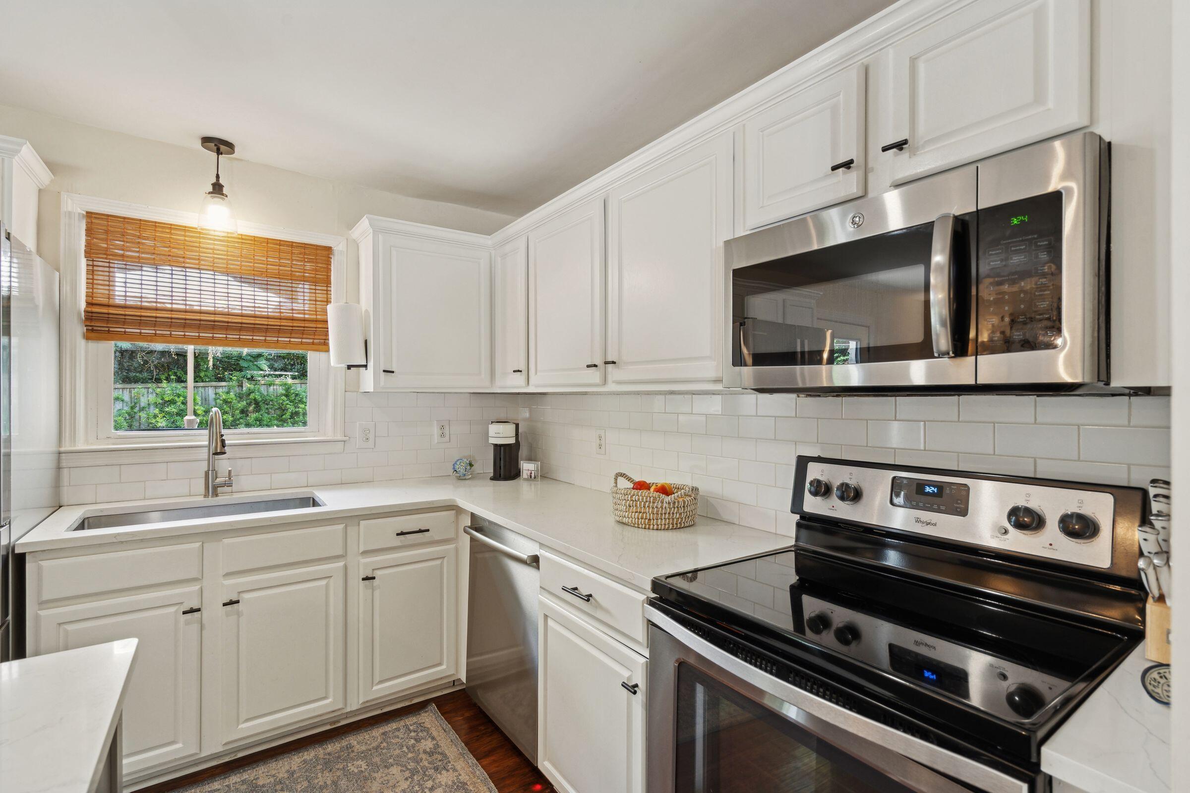 1107 Shadow Drive Mount Pleasant, SC 29464 - Photo 13 of 56 1107SShadowDr-KeenEyeMarketing-020