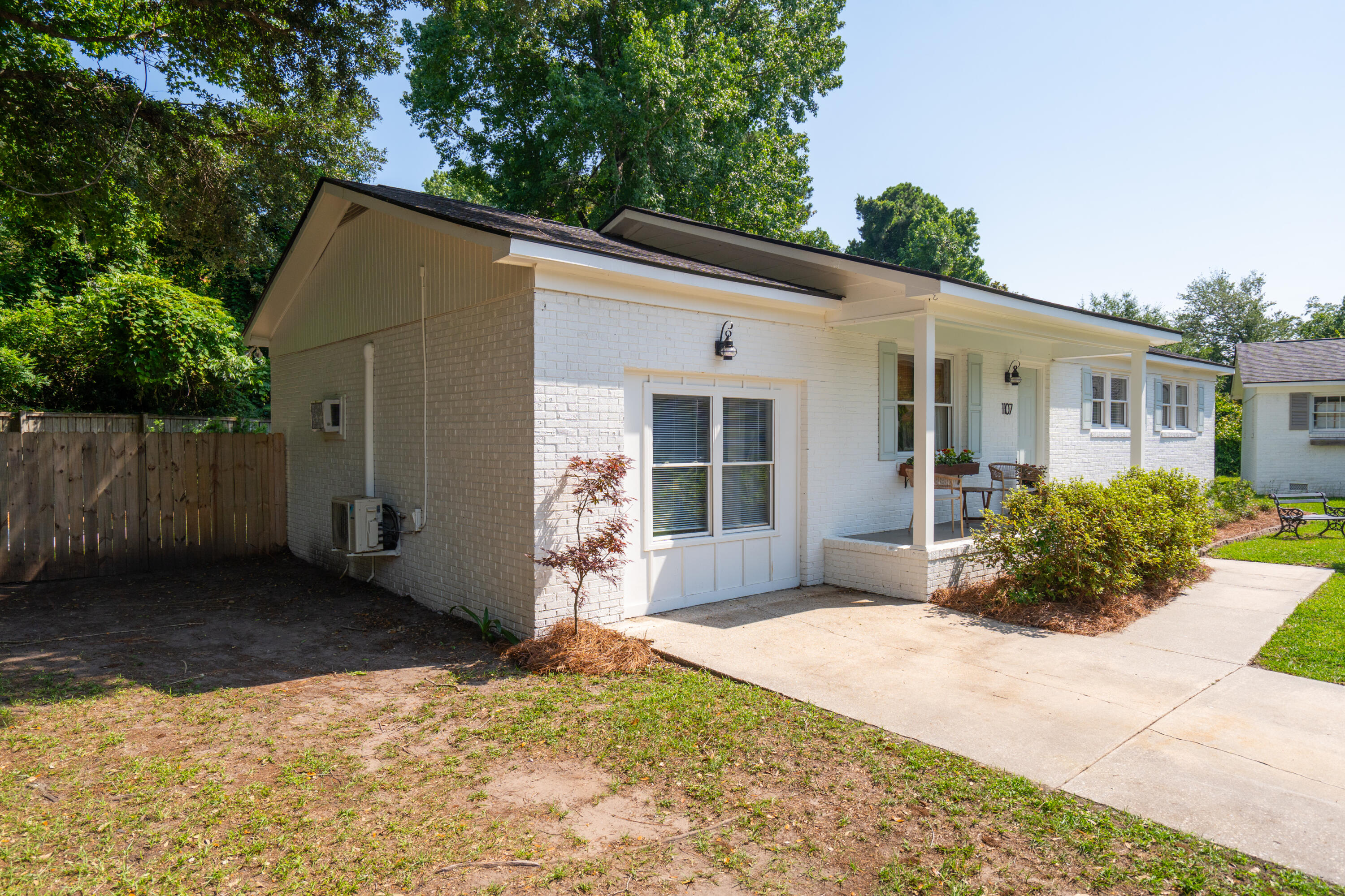 1107 Shadow Drive Mount Pleasant, SC 29464 - Photo 4 of 56 1107SShadowDr-KeenEyeMarketing-005
