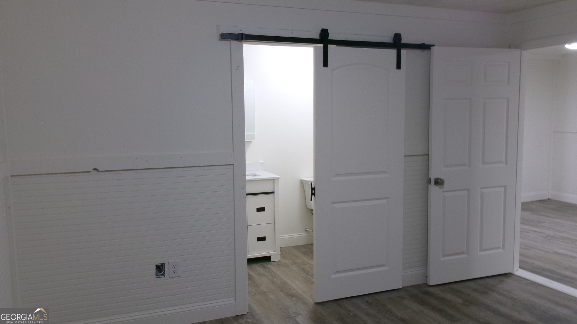 17827 Highway 129 Claxton, GA 30417 - Photo 11 of 21 a bathroom with a shower