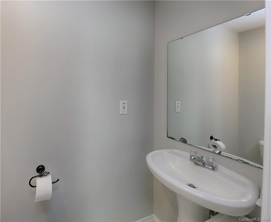 8736 Chalkstone Road Charlotte, NC 28216 - Photo 15 of 36 Gallery Image 15