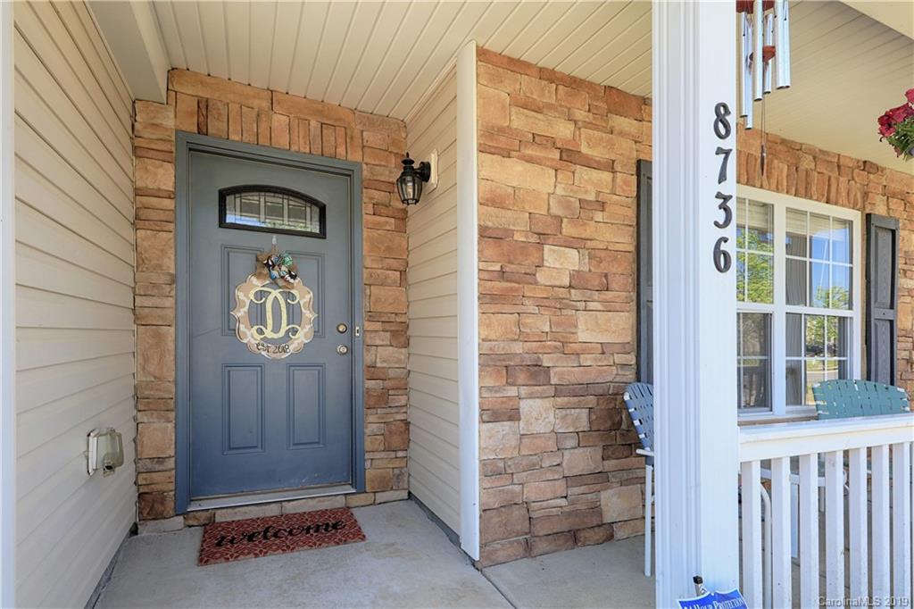 8736 Chalkstone Road Charlotte, NC 28216 - Photo 3 of 36 Gallery Image 3
