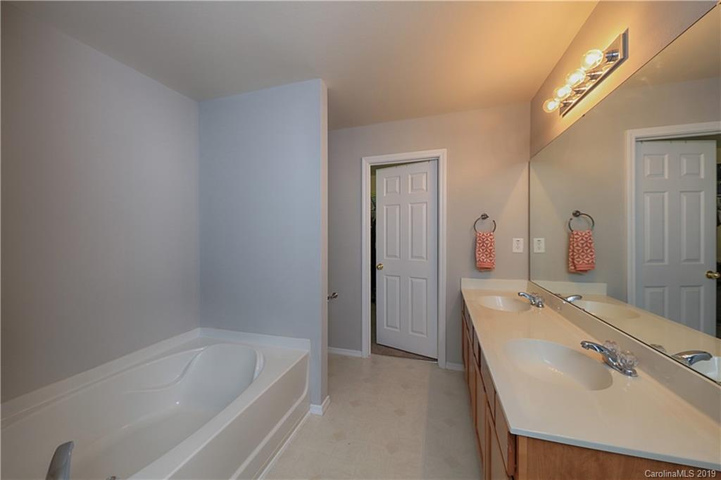 8736 Chalkstone Road Charlotte, NC 28216 - Photo 22 of 36 Gallery Image 22