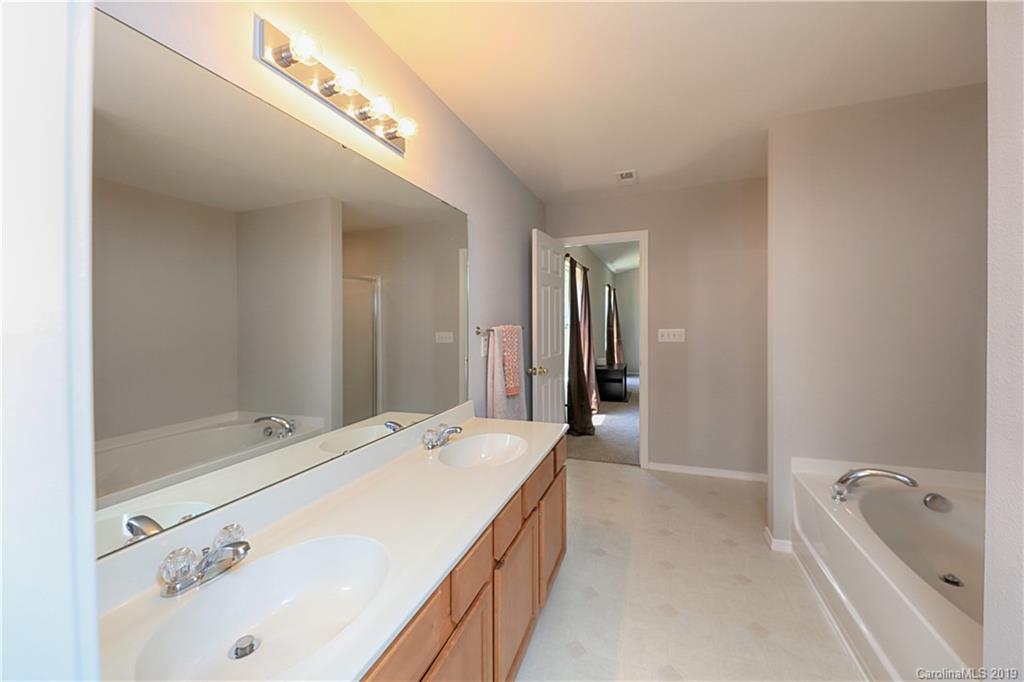 8736 Chalkstone Road Charlotte, NC 28216 - Photo 24 of 36 Gallery Image 24