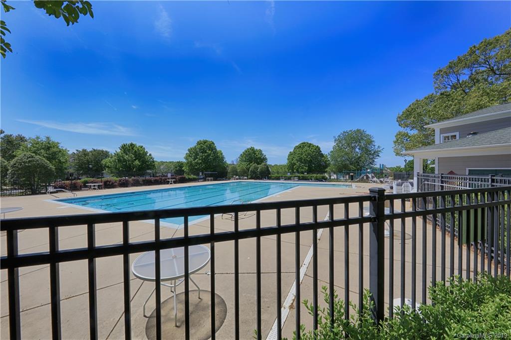 8736 Chalkstone Road Charlotte, NC 28216 - Photo 34 of 36 Gallery Image 34
