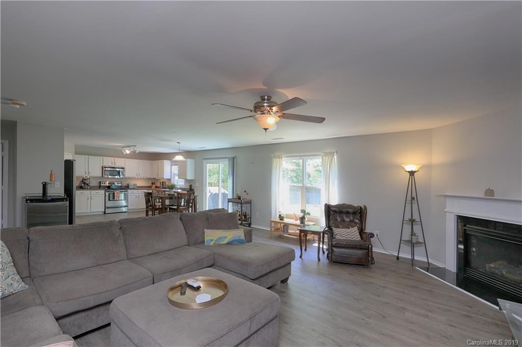 8736 Chalkstone Road Charlotte, NC 28216 - Photo 9 of 36 Gallery Image 9
