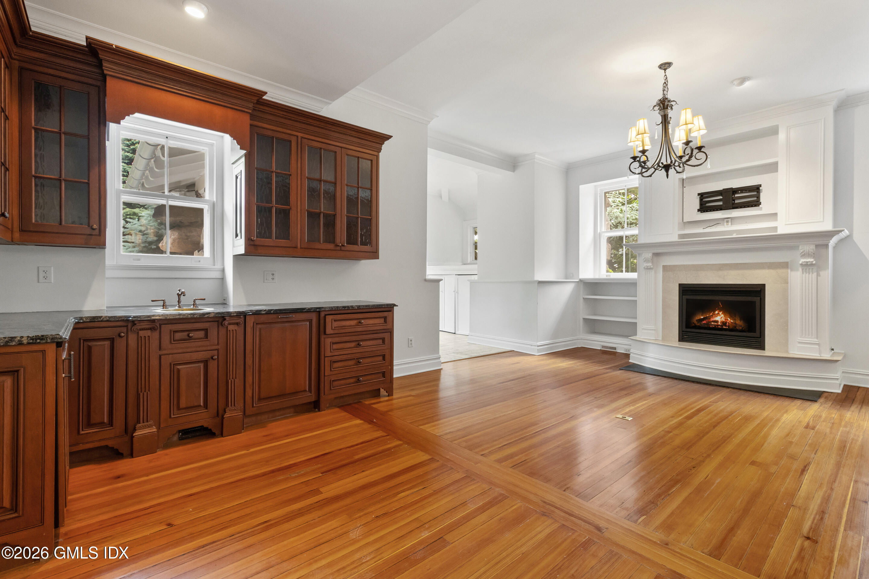 432 Field Point Road Greenwich, CT 06830 - Photo 20 of 49 Family Room/Kitchen