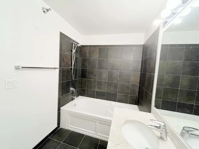 $277,000 | 235 West Van Buren Street, Unit 2908, Chicago, IL 60607