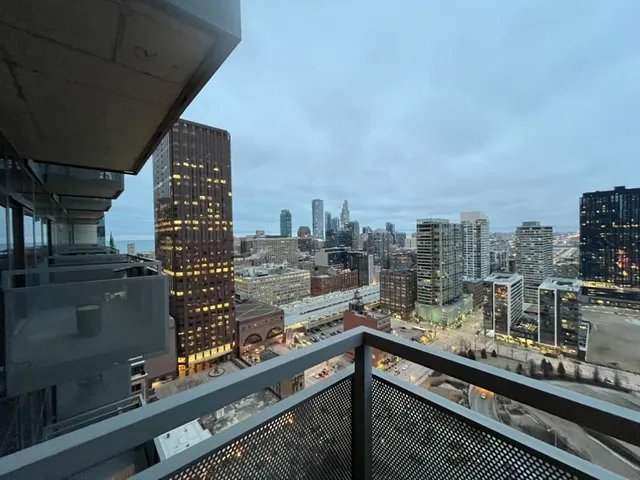 $277,000 | 235 West Van Buren Street, Unit 2908, Chicago, IL 60607