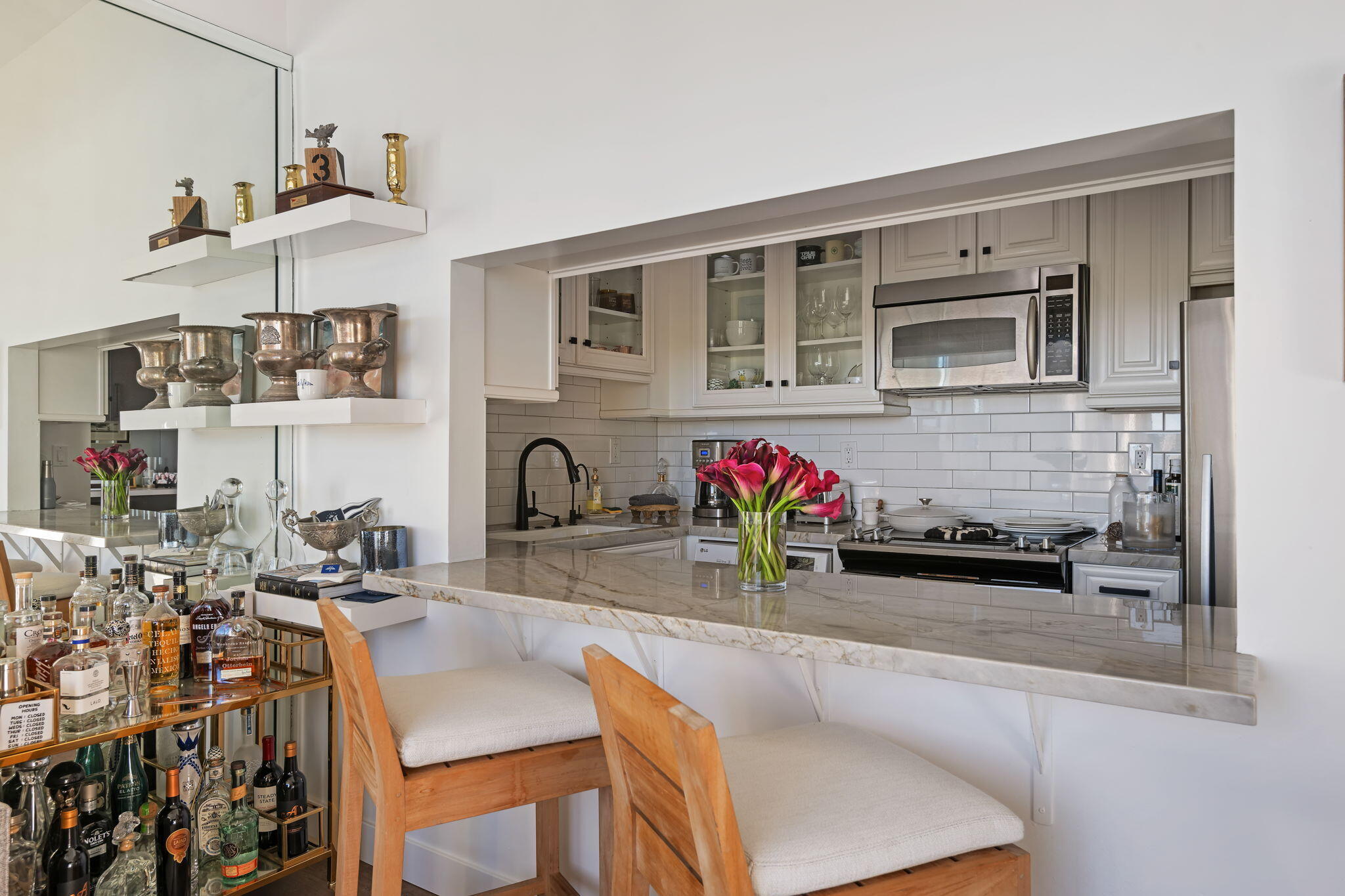 3375 Foothill Road, Unit 535 Carpinteria, CA 93013 - Photo 8 of 17 10-Kitchen