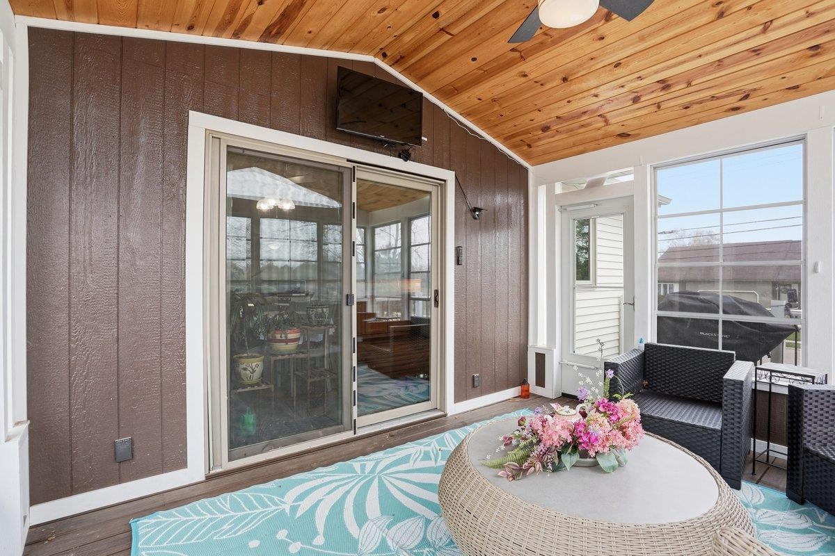 1707 Sapphire Way Sun Prairie, WI 53590 - Photo 12 of 41