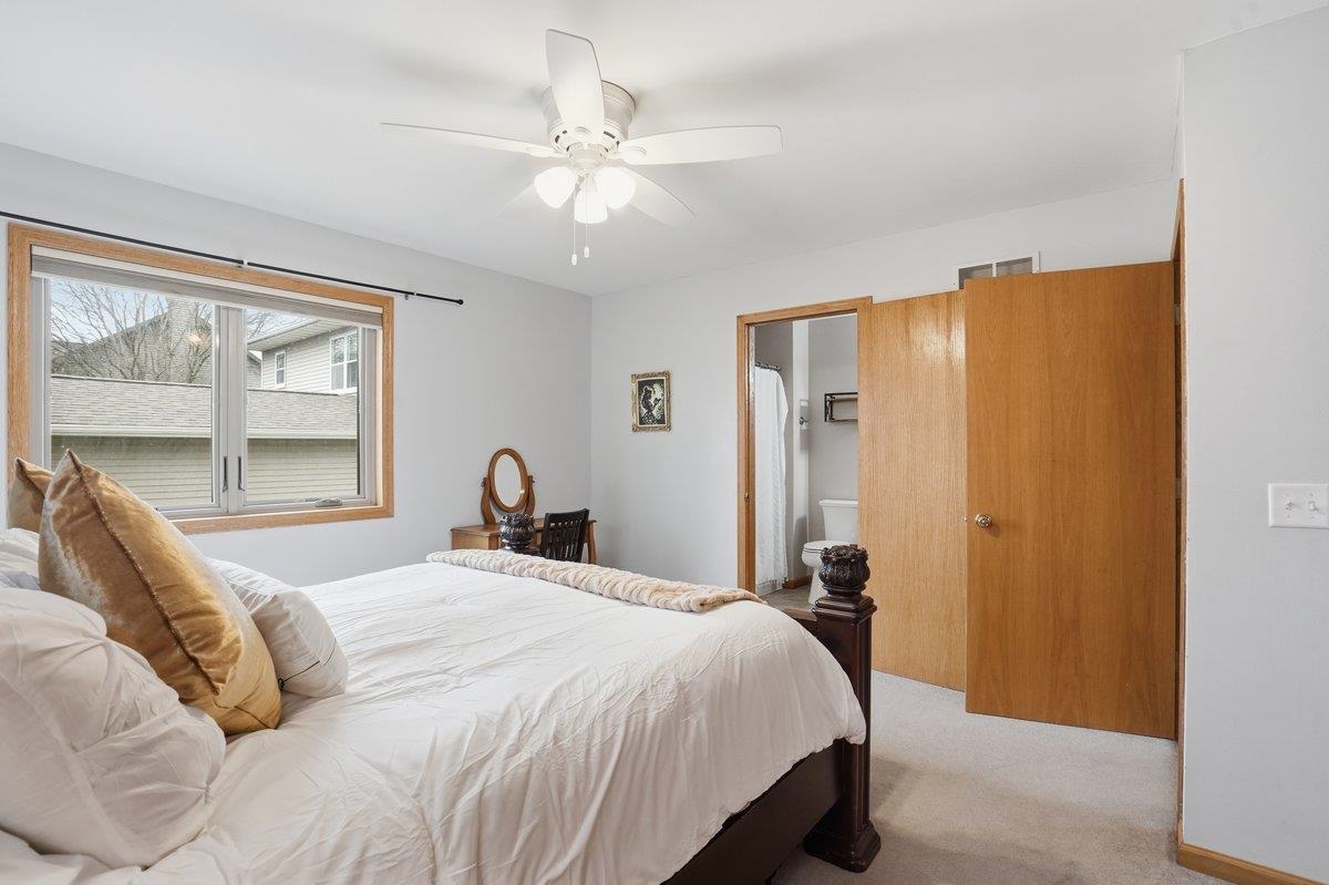 1707 Sapphire Way Sun Prairie, WI 53590 - Photo 15 of 41