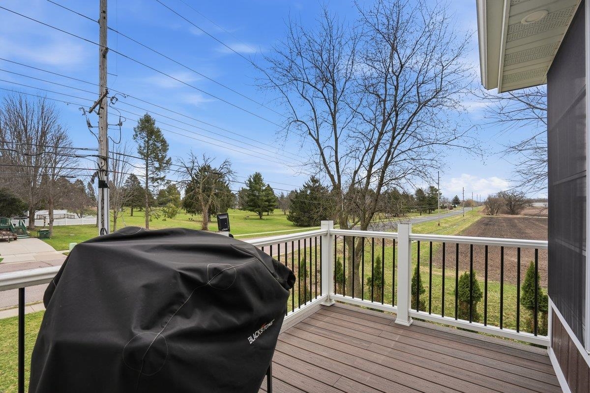 1707 Sapphire Way Sun Prairie, WI 53590 - Photo 32 of 41