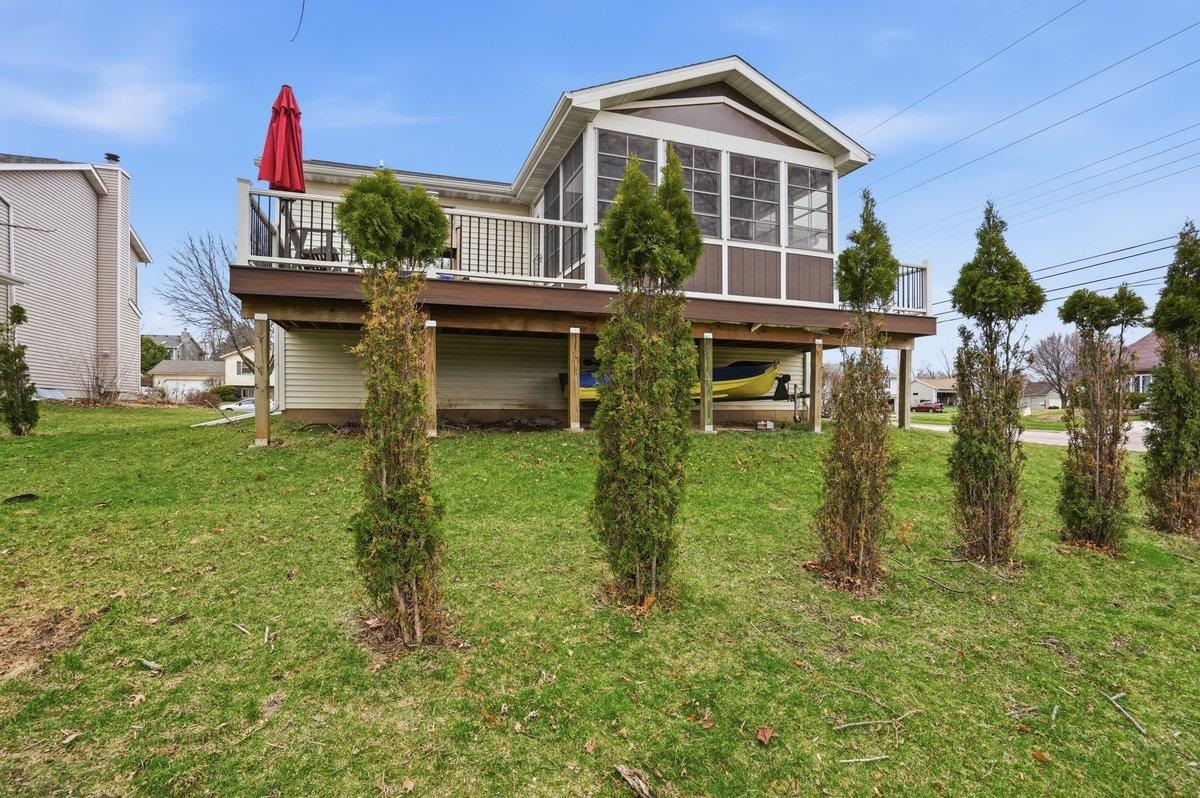 1707 Sapphire Way Sun Prairie, WI 53590 - Photo 33 of 41