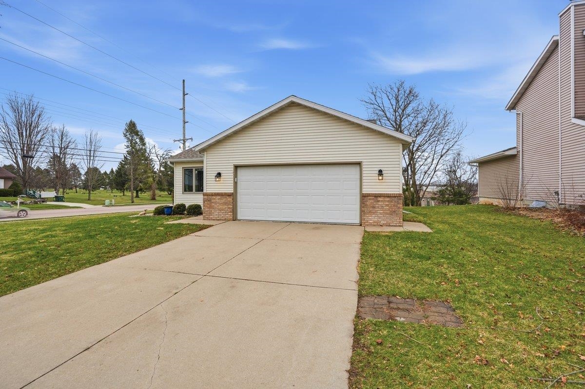 1707 Sapphire Way Sun Prairie, WI 53590 - Photo 37 of 41