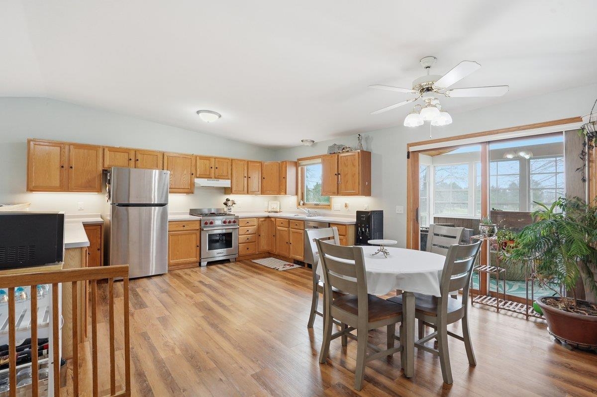 1707 Sapphire Way Sun Prairie, WI 53590 - Photo 8 of 41