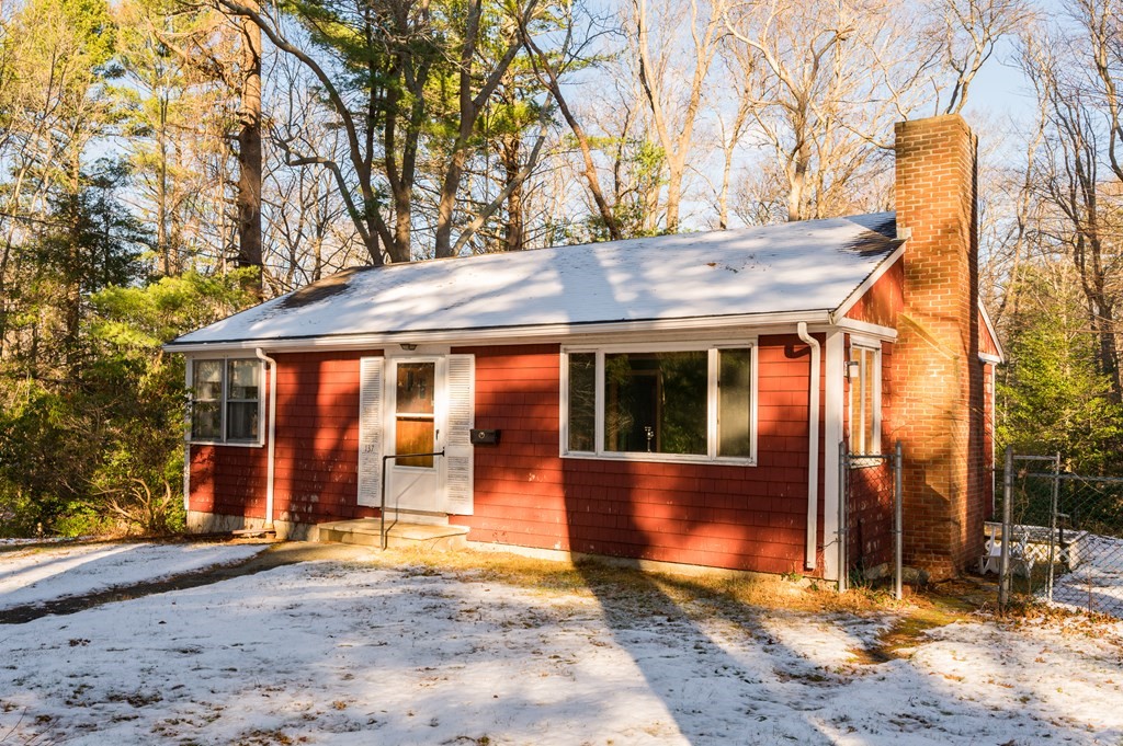 137 Booth Hill Road Scituate, MA 02066 - Photo 1 of 24 Gallery Image 1