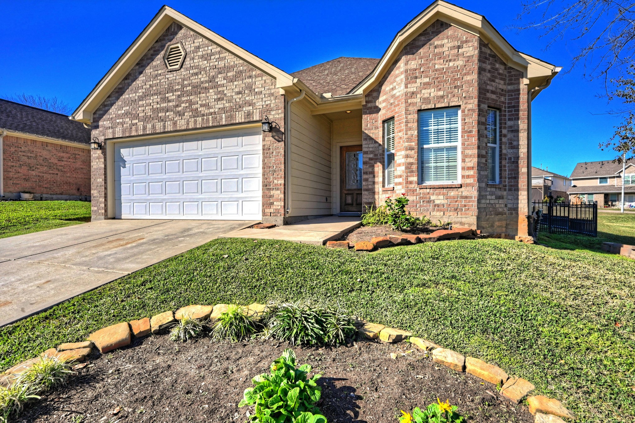 Welcome to 108 Cove Circle, nestled within the prestigious golf course community of April Sound on Lake Conroe. This charming 3-bedroom, 2-bath home spanning 1,708 square feet seamlessly combines spacious design with serene surroundings, offering a the perfect retreat.