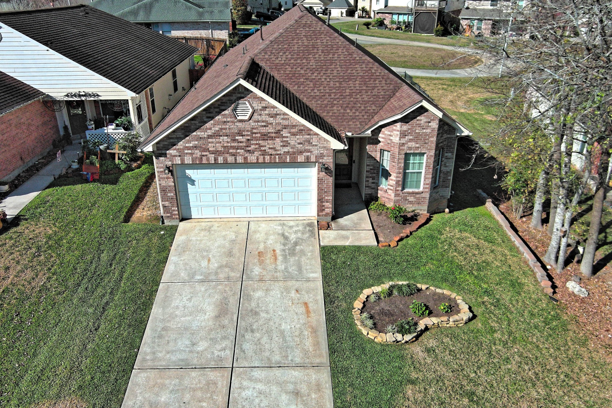 108 Cove Circle Conroe, TX 77356 - Photo 2 of 50