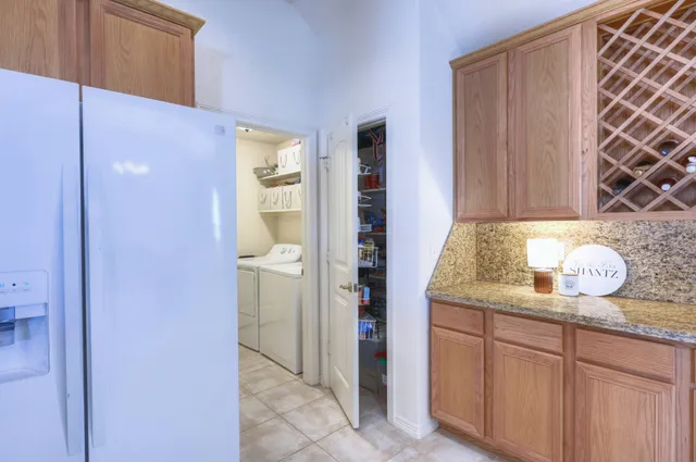 $1,900 | 108 Cove Circle, Conroe, TX 77356