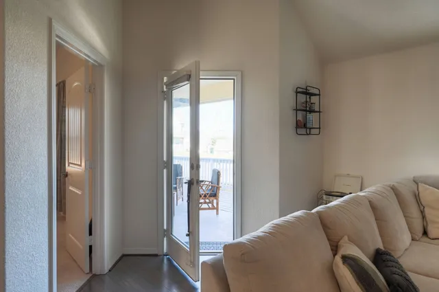 $1,900 | 108 Cove Circle, Conroe, TX 77356