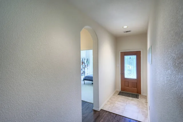 $1,900 | 108 Cove Circle, Conroe, TX 77356