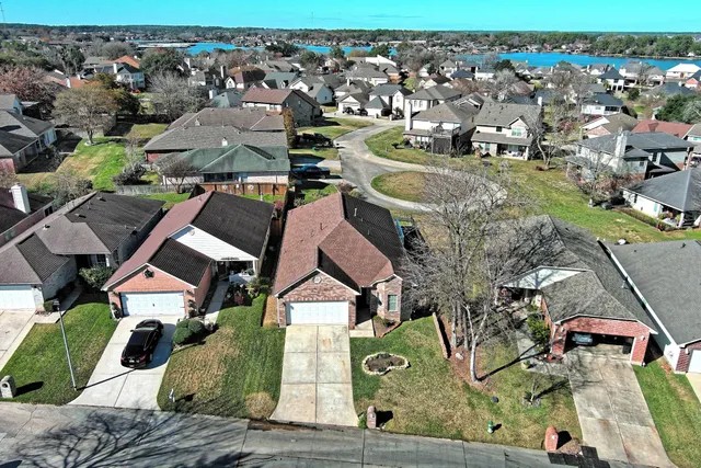 $1,900 | 108 Cove Circle, Conroe, TX 77356