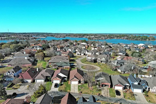 $1,900 | 108 Cove Circle, Conroe, TX 77356