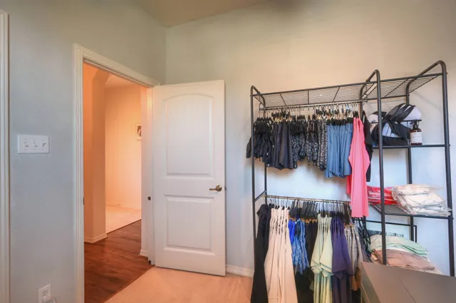 $1,900 | 108 Cove Circle, Conroe, TX 77356