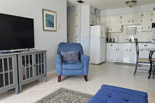 $1,300 | 4318 Tahitian Gardens Circle, Unit B, Holiday, FL 34691