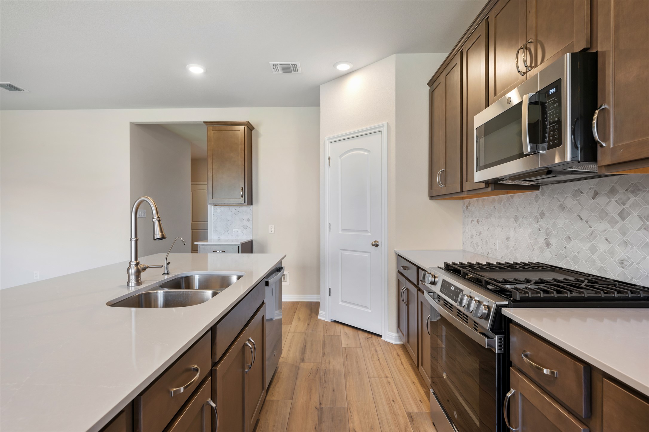 1901 Fannie Road Georgetown, TX 78633 - Photo 19 of 38 Representative images and renderings are for illustrative purposes. Actual structural options and design finishes of home may vary.