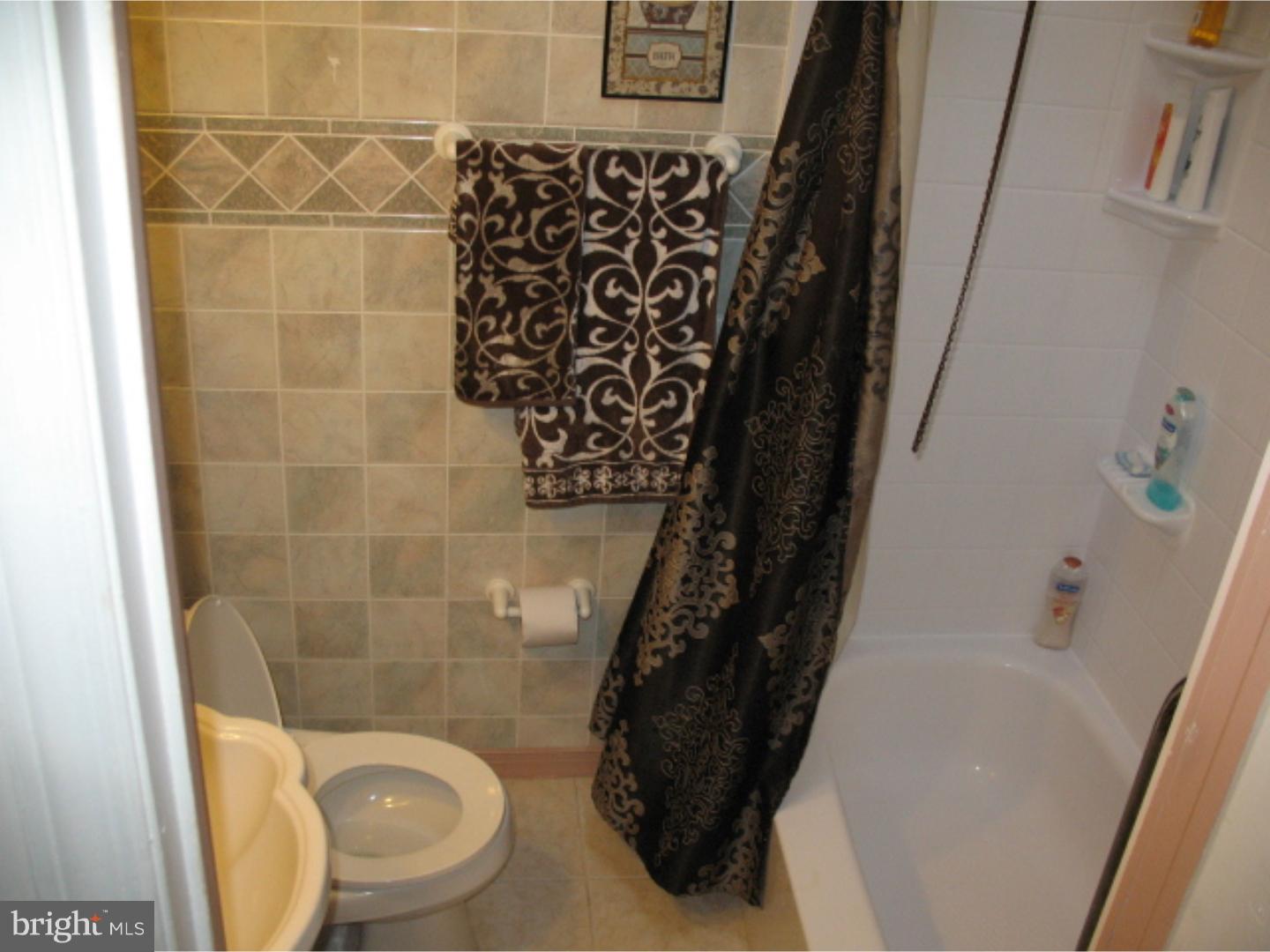 1839 Merribrook Road Philadelphia, PA 19151 - Photo 13 of 23 Bathroom