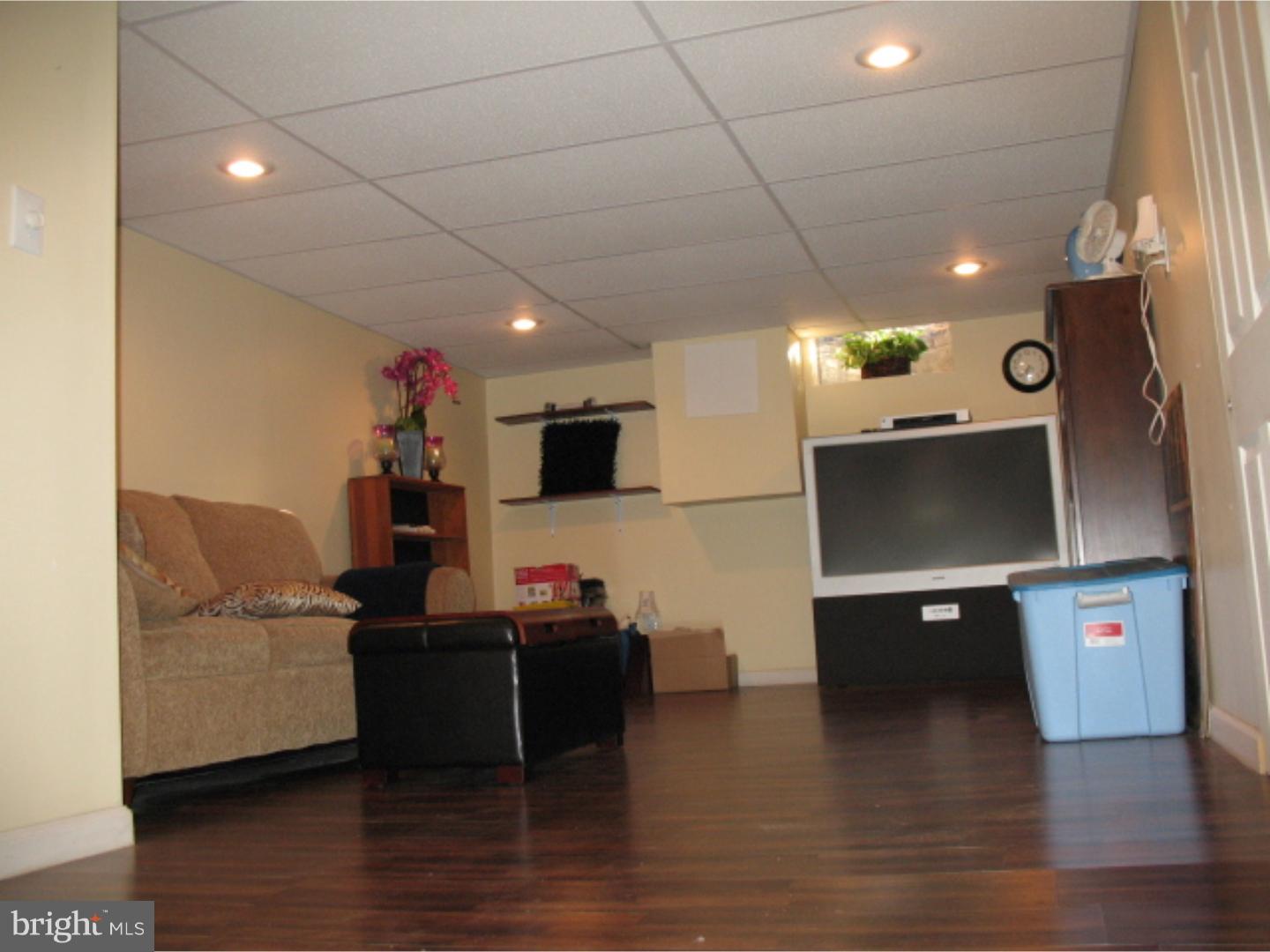 1839 Merribrook Road Philadelphia, PA 19151 - Photo 22 of 23 Family Room