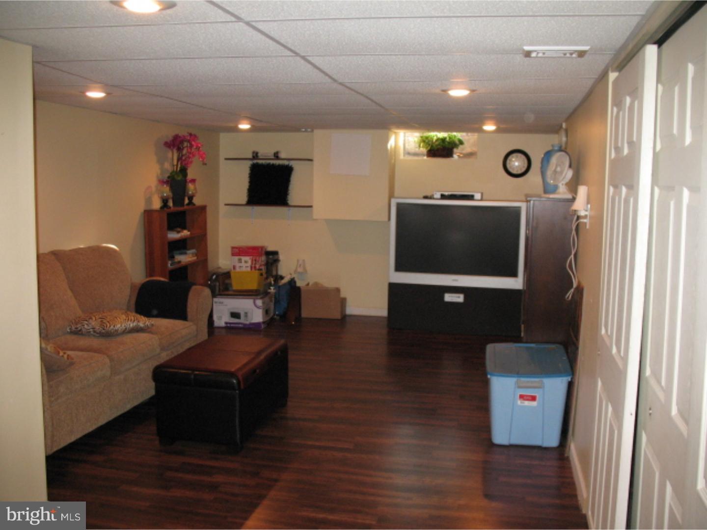 1839 Merribrook Road Philadelphia, PA 19151 - Photo 23 of 23 Family Room