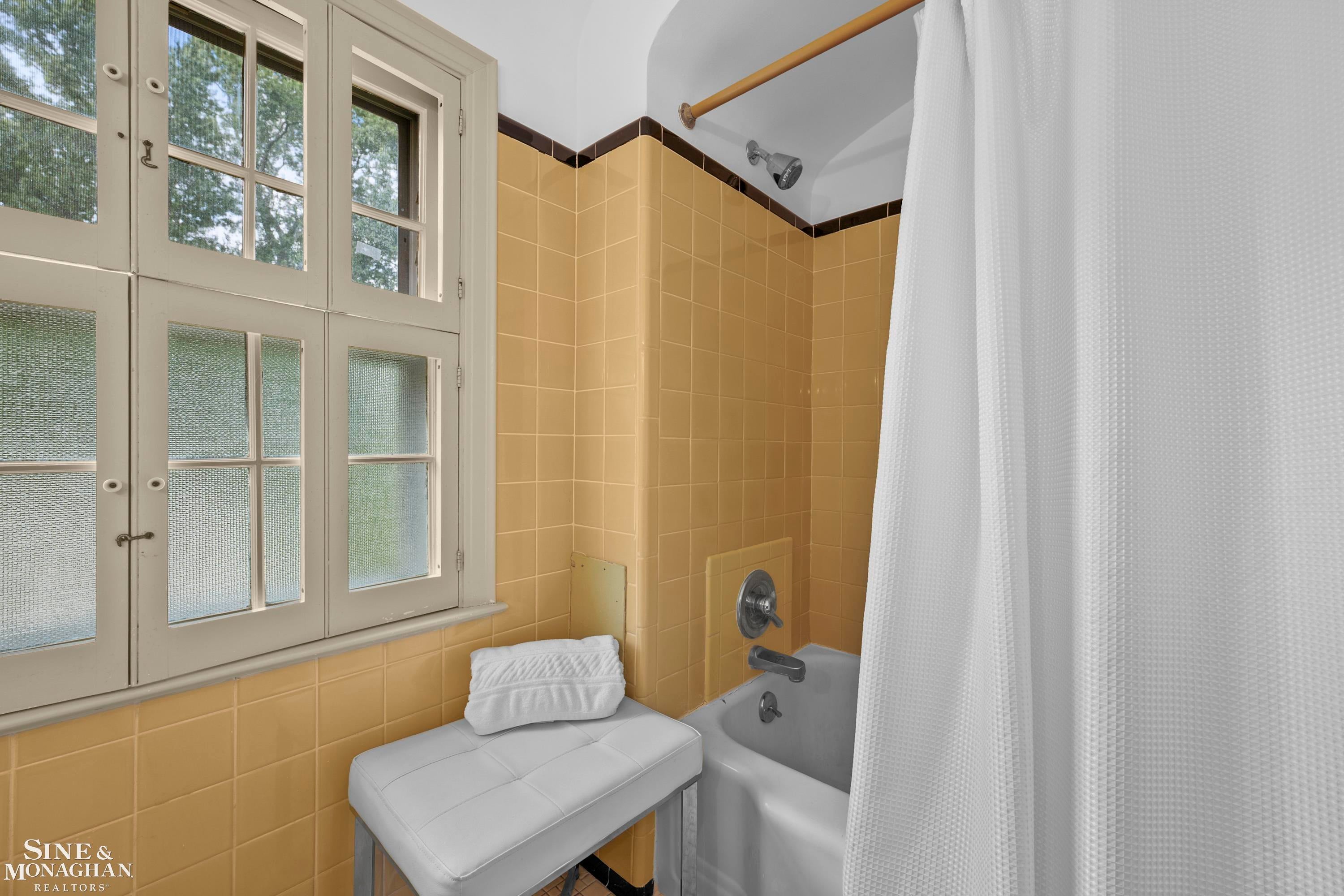 470 Allard Road Grosse Pointe Farms, MI 48236 - Photo 19 of 37 Gallery Image 19