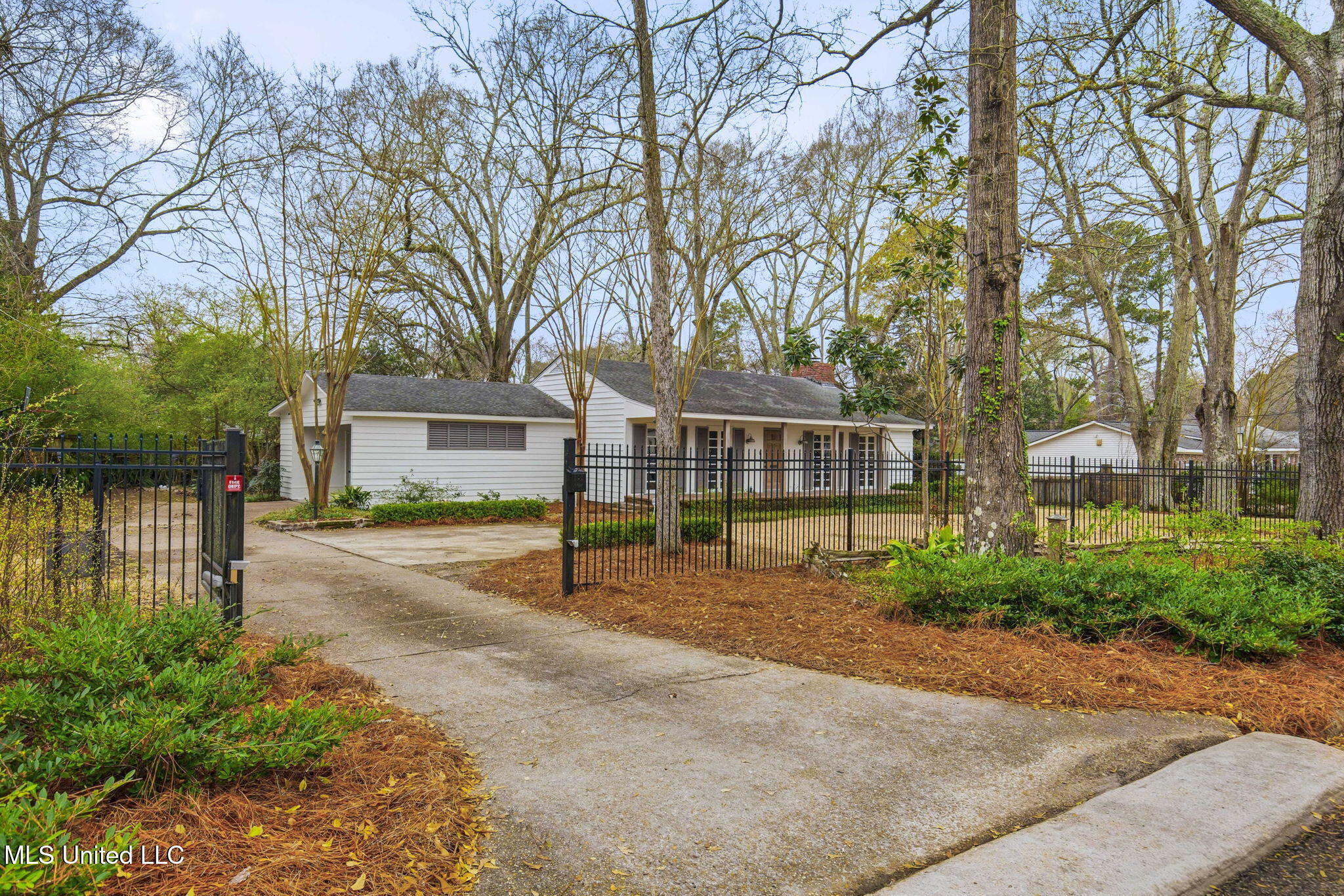 1-web-or-mls-1439 Brecon-1