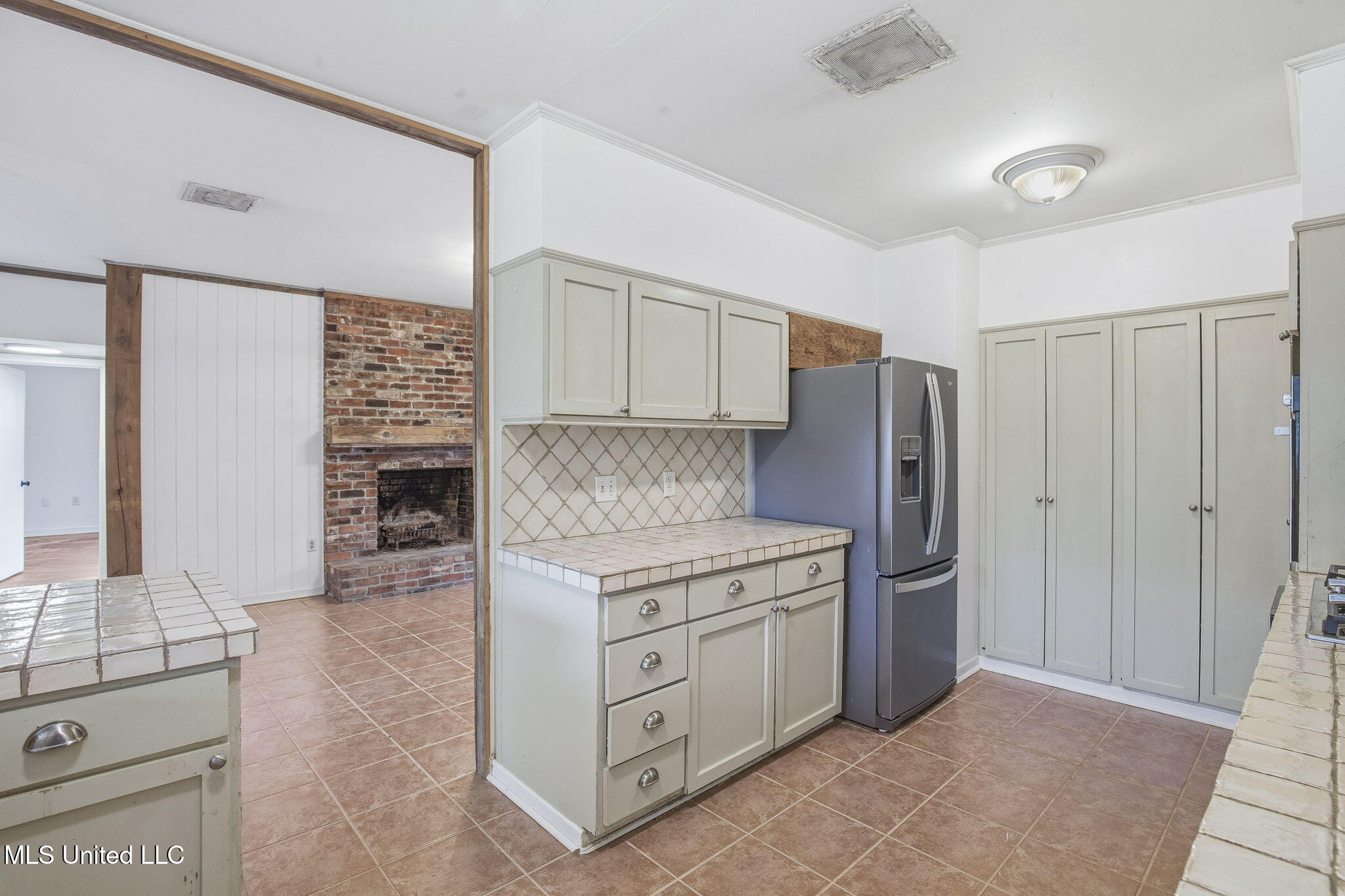 1439 Brecon Drive Jackson, MS 39211 - Photo 11 of 32 13-web-or-mls-1439 Brecon-13