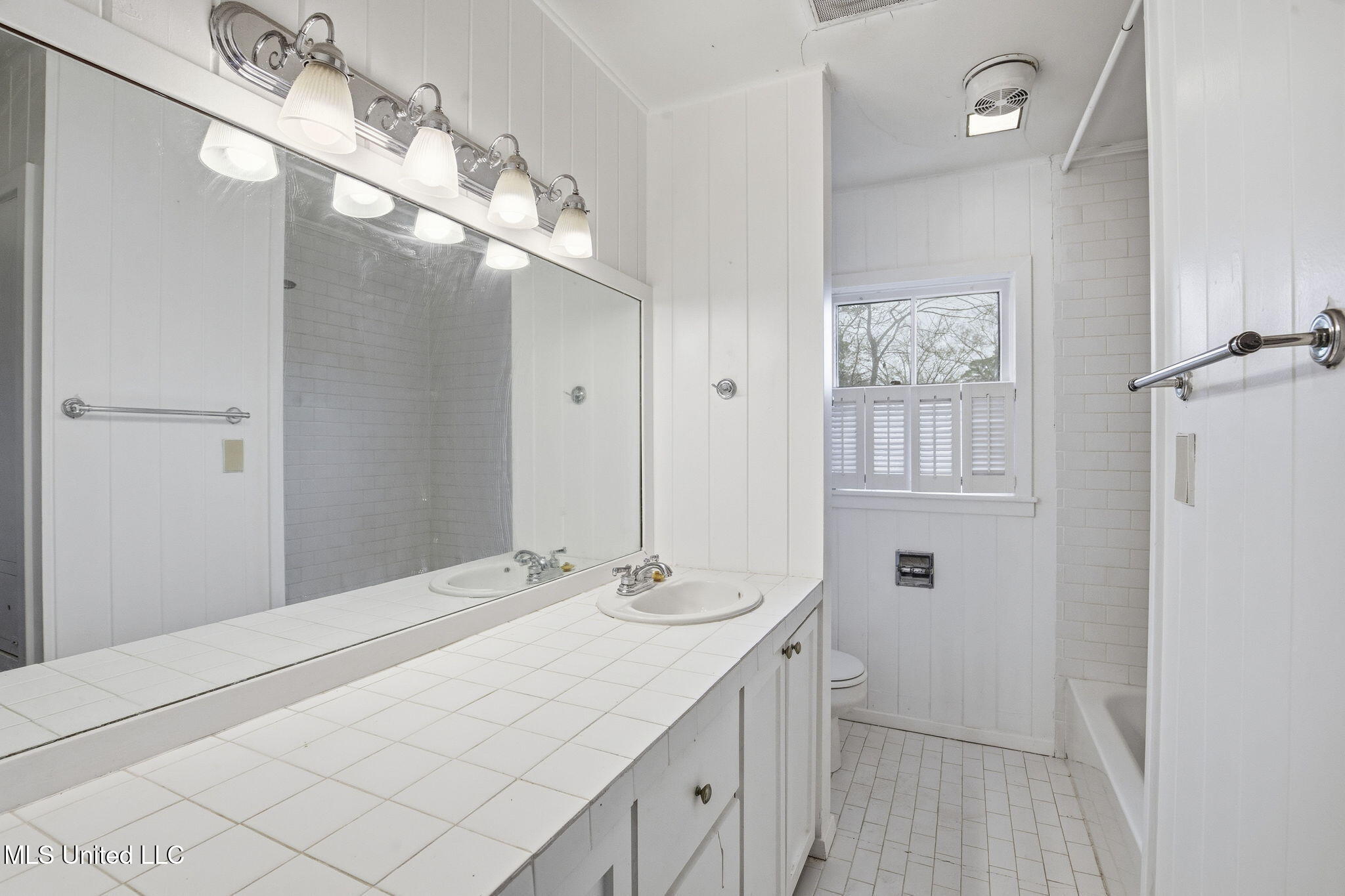 1439 Brecon Drive Jackson, MS 39211 - Photo 18 of 32 20-web-or-mls-1439 Brecon-20