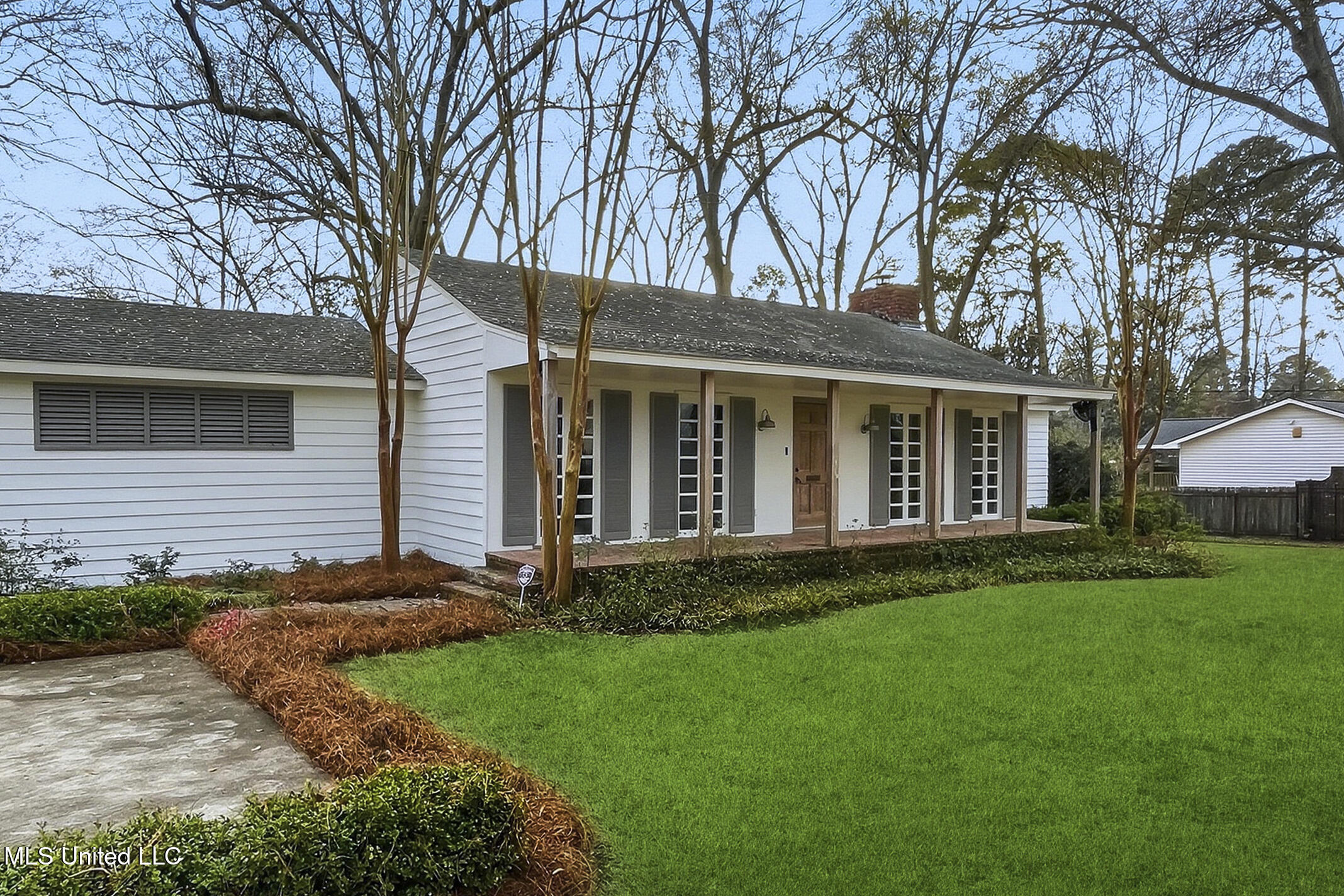 1439 Brecon Drive Jackson, MS 39211 - Photo 3 of 32 EXT-2