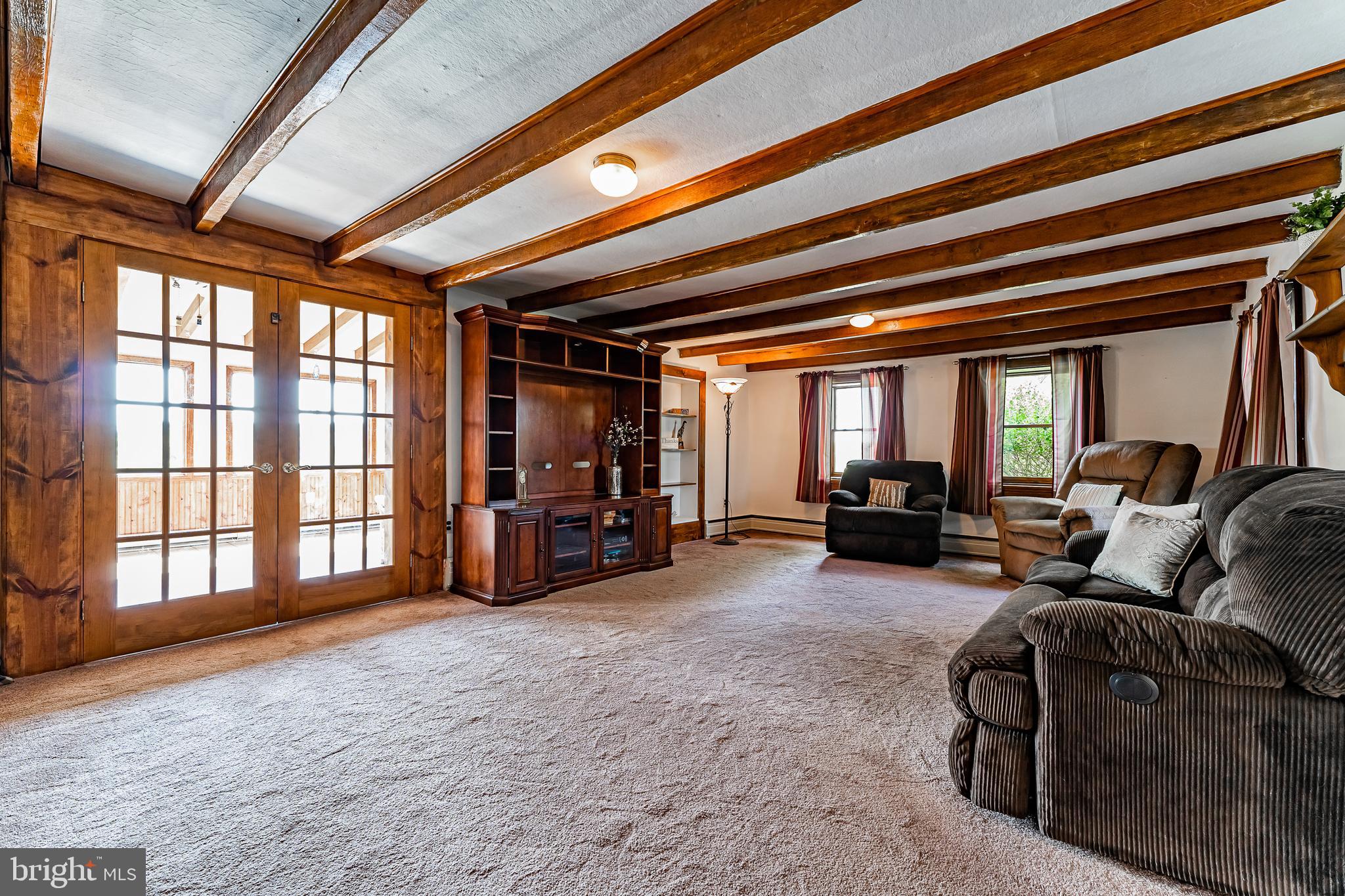 161 Meadow Road Quakertown, PA 18951 - Photo 4 of 50 Living Room