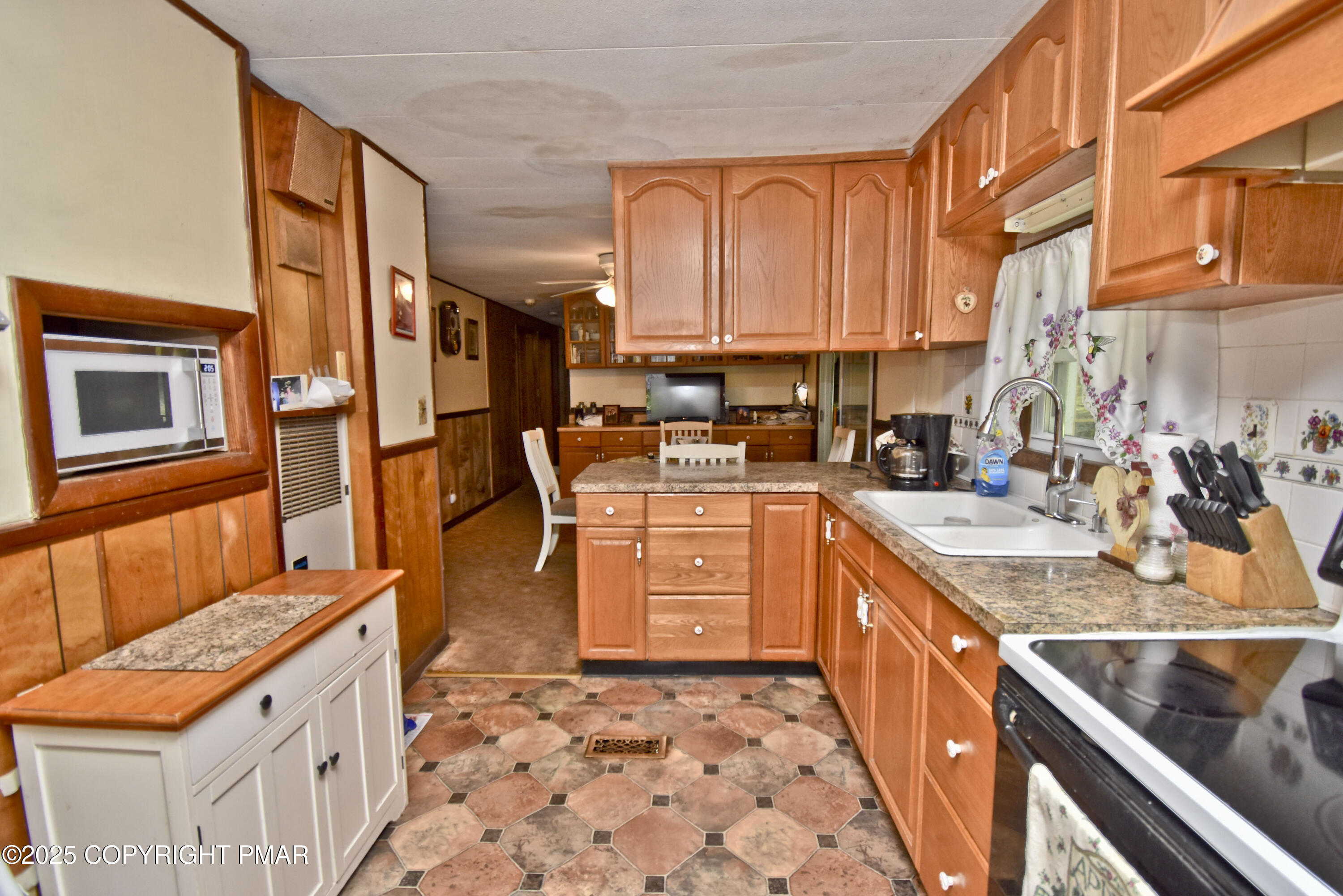 5630 Miller Road Bangor, PA 18013 - Photo 11 of 34 4 Kitchen (3)