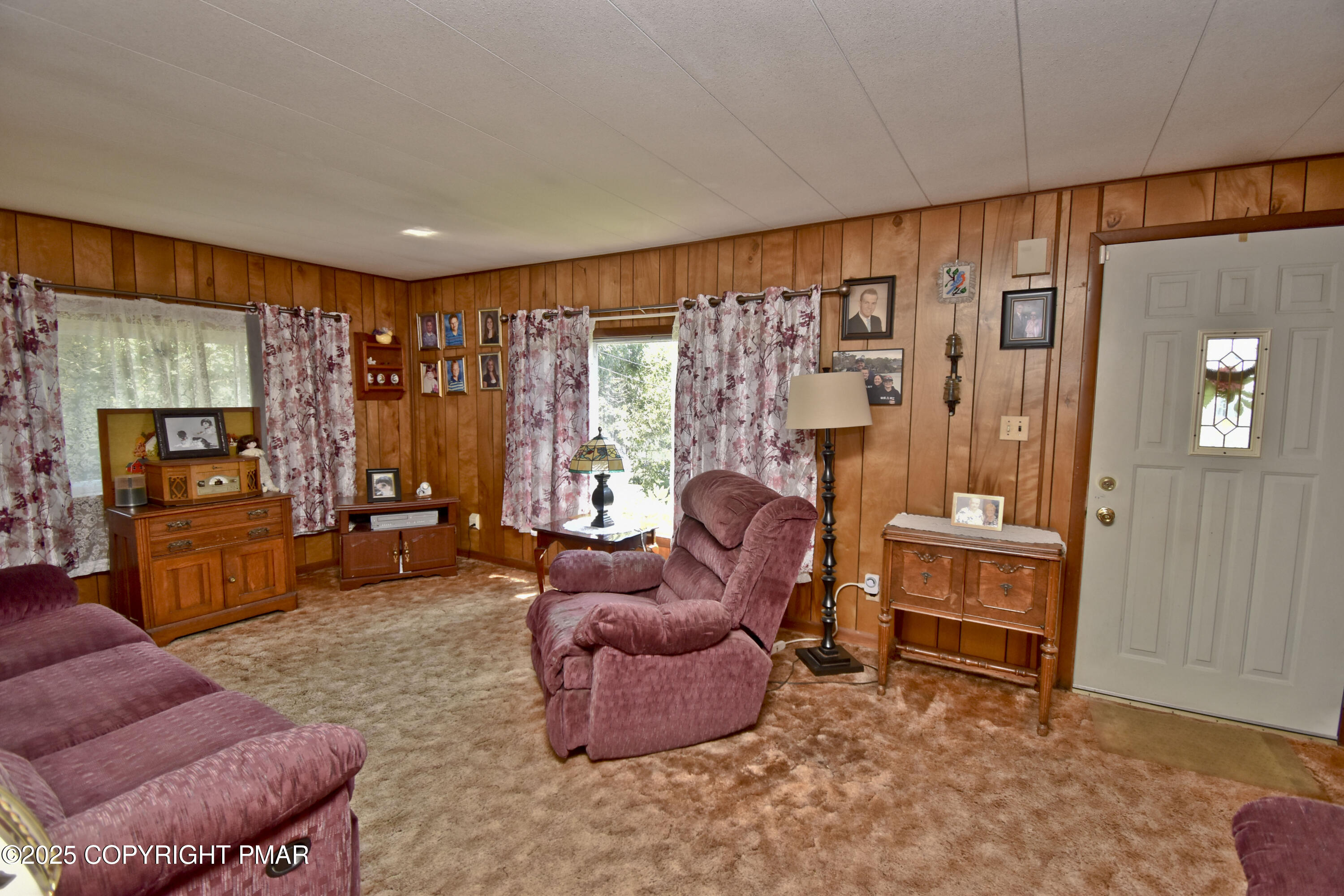 2 Living Room (2)