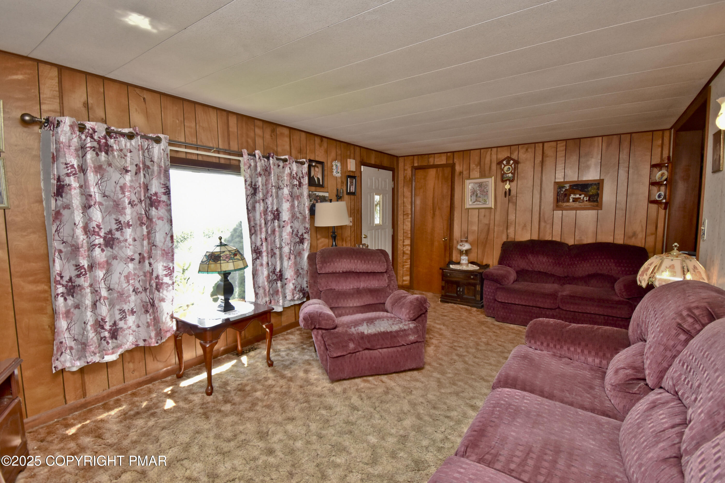 2 Living Room (3)