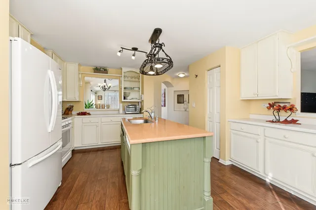 $365,000 | 31502 Kline Circle, Warrenville, IL 60555