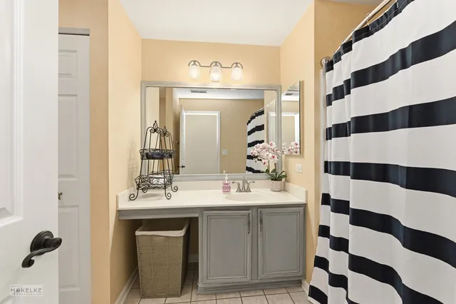 $365,000 | 31502 Kline Circle, Warrenville, IL 60555