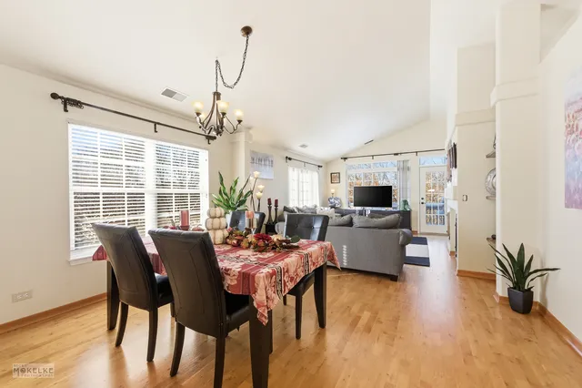 $365,000 | 31502 Kline Circle, Warrenville, IL 60555