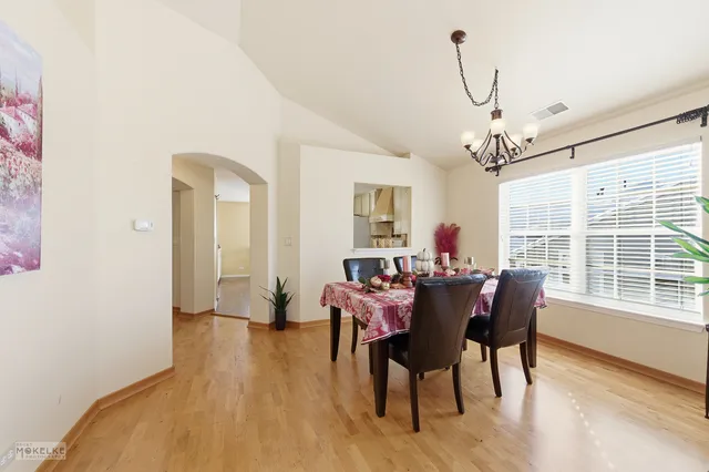 $365,000 | 31502 Kline Circle, Warrenville, IL 60555