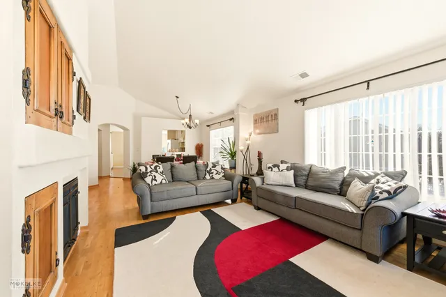 $365,000 | 31502 Kline Circle, Warrenville, IL 60555