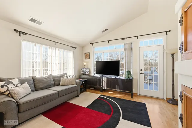 $365,000 | 31502 Kline Circle, Warrenville, IL 60555