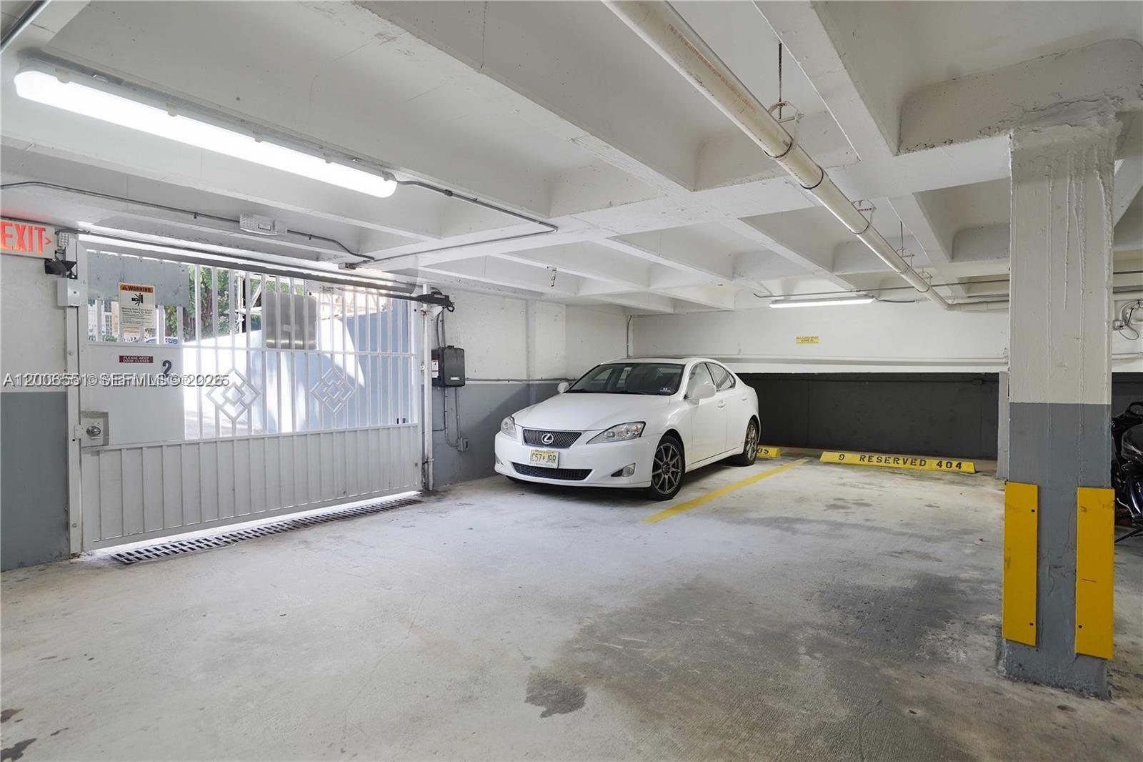 245 18th Street, Unit 305 Miami Beach, FL 33139 - Photo 4 of 9