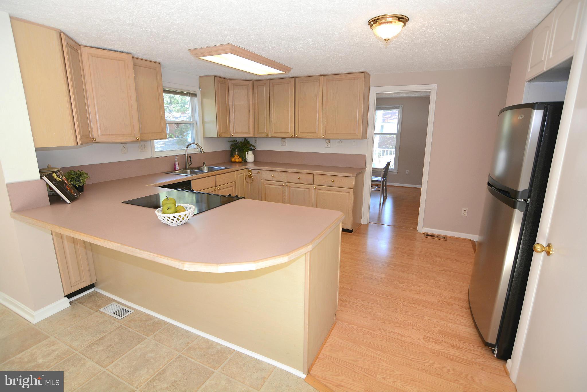558 Manor Road Severna Park, MD 21146 - Photo 11 of 30 Kitchen